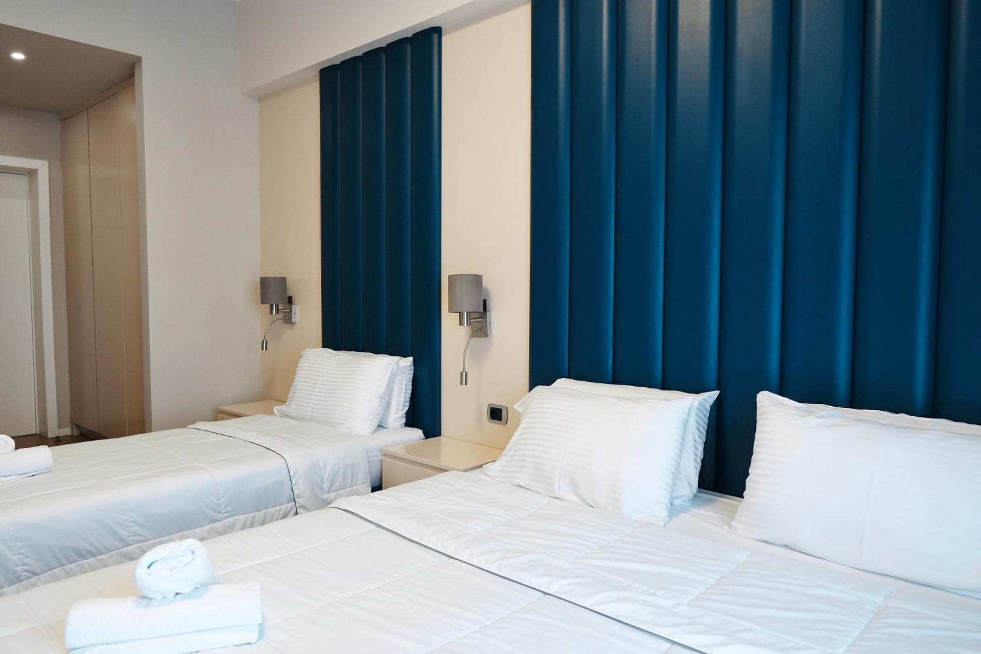 Hotel Blue Sky Sarandë Exterior foto