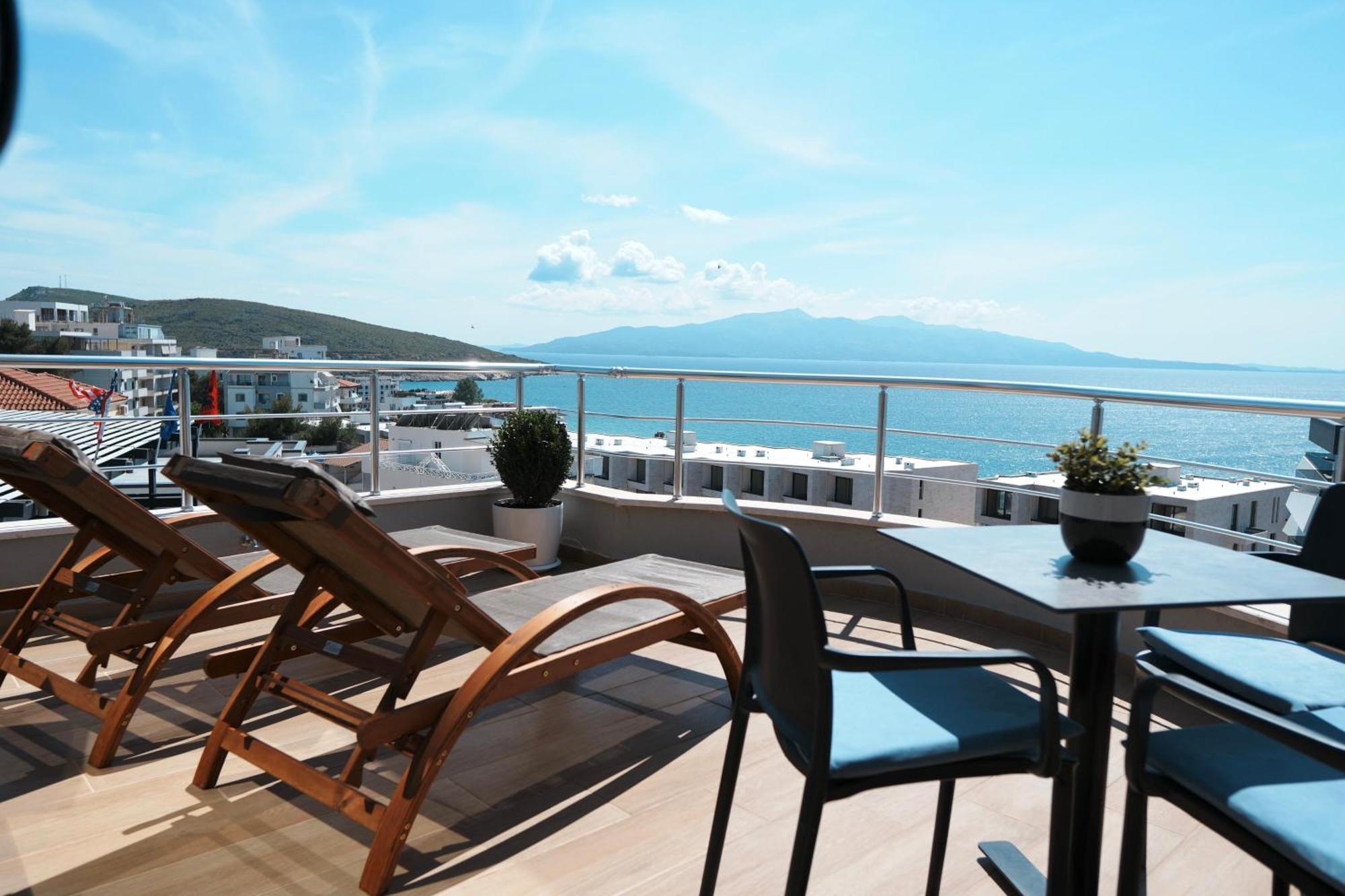Hotel Blue Sky Sarandë Exterior foto