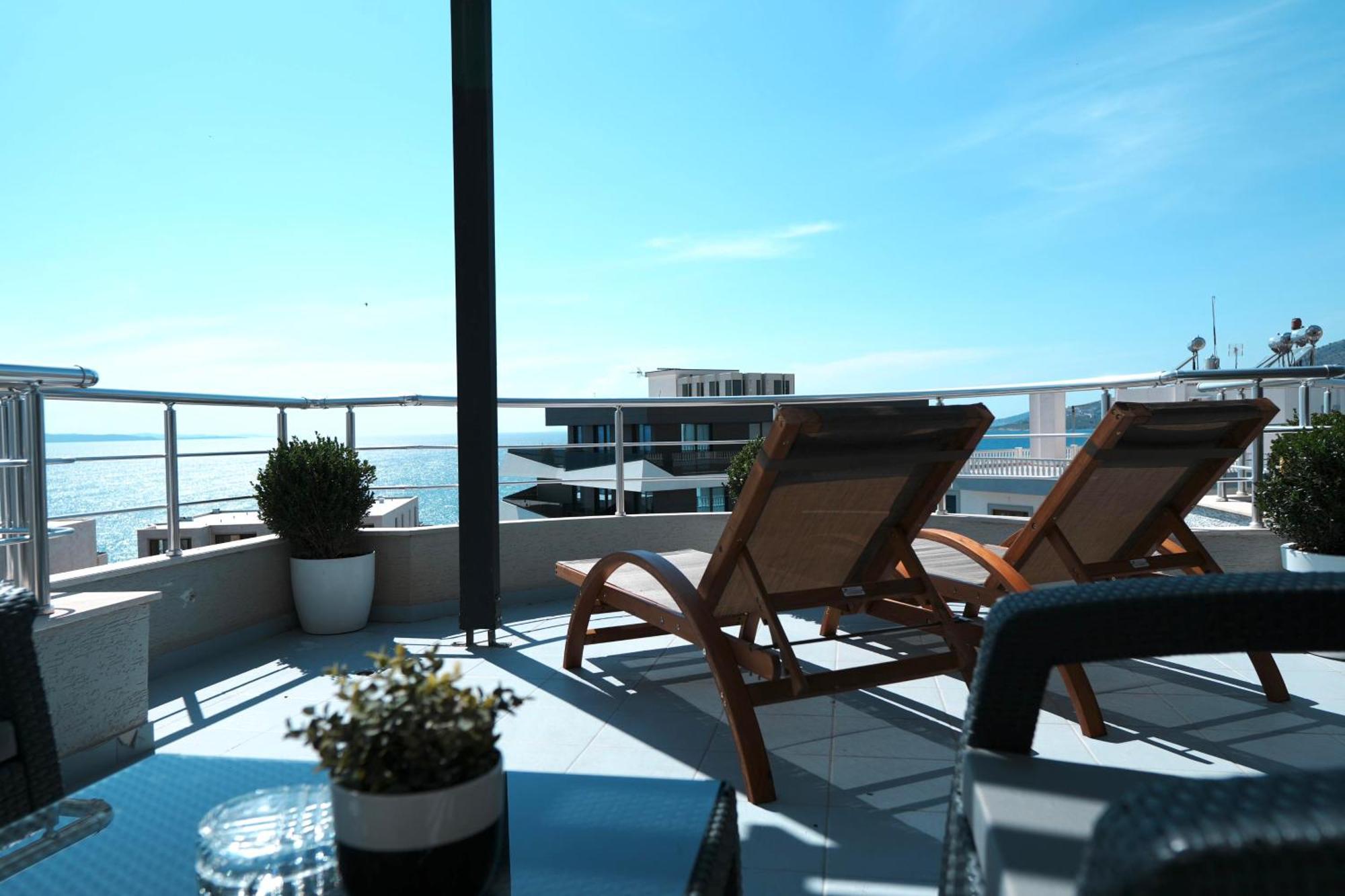 Hotel Blue Sky Sarandë Exterior foto